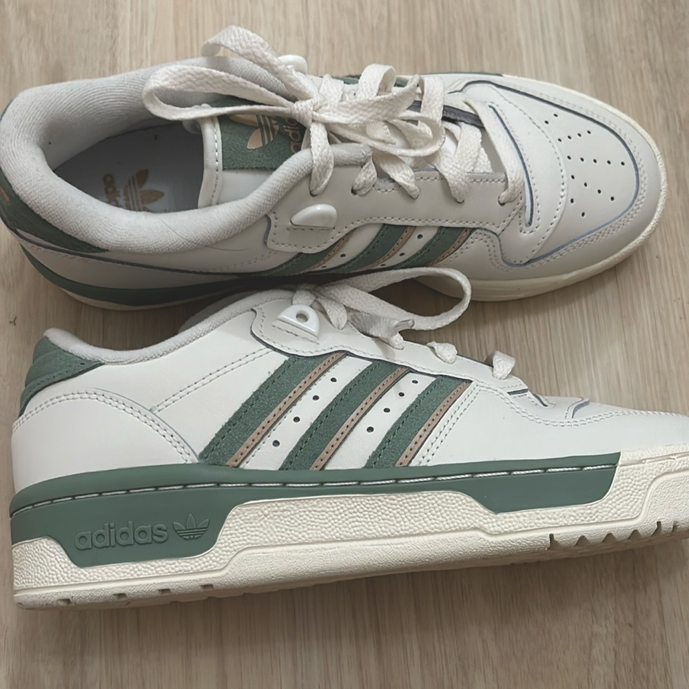 Adidas premium leather shoes